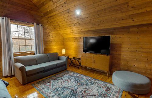 Modern Log Cabin with Vineyard Views - Foto 28