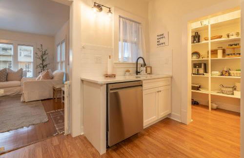 Roof Top Deck Near the Beach Dog Friendly - Photo 17