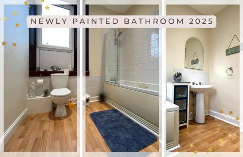 Spacious 2-Level Home by the Beach & Transport - Foto 8