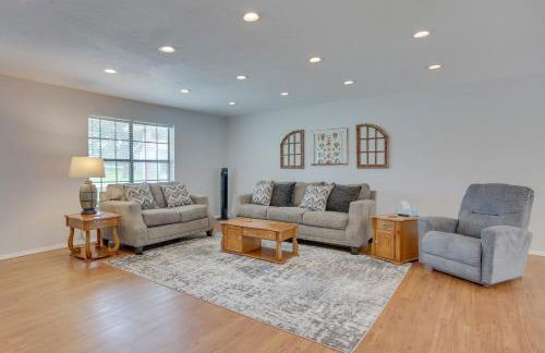 Yard and 15 Boat Slip Waterfront Grove Getaway - Foto 4