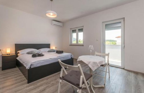 4 Bedroom Cozy Home In Donja Jagodnja - Foto 35