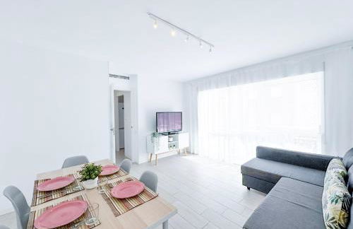 NUEVO, a 70 metros de la playa y con vistas al mar - Foto 13