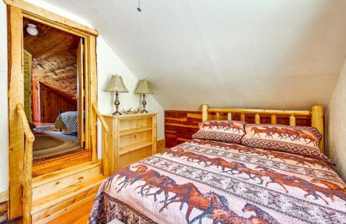 Remote Custer Cabin with Fire Pit and Near State Park! - Foto 15