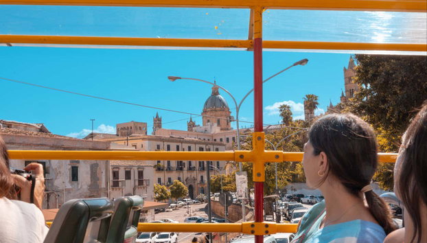 Bus touristique dans Palerme - Foto 2, Admirez les monuments de Palerme depuis le bus