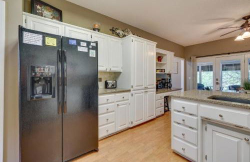 Bella Vista Home with Kayaks and Deck on Loch Lomond! - Photo 13