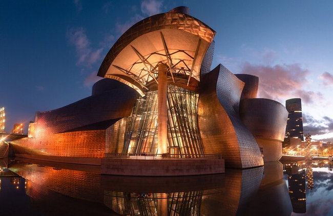 Bilbao & Guggenheim Museum Private Walking Tour with guide - Photo 1