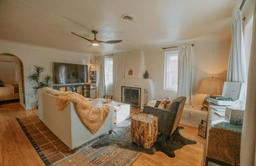 Grandma's Old Town Adobe House! Private Hot Tub-Close to Old Town-Pet Friendly-No Pet Fee! - Foto 3