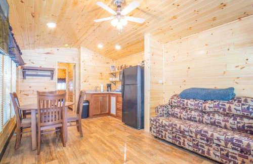 The Shooting Star Cabin #11 at Blue Spruce RV Park & Cabins - Foto 19