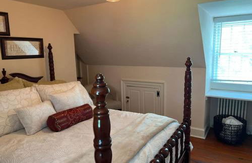 Vaux Hall Manor - 5BR Historic Farmhouse on Bay - Foto 44