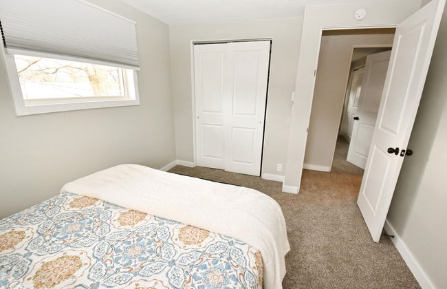 Modern Home Just Mins to Notre Dame 52723 - Foto 17