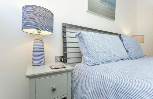 Modern Seaside House with Hot Tub - Foto 1