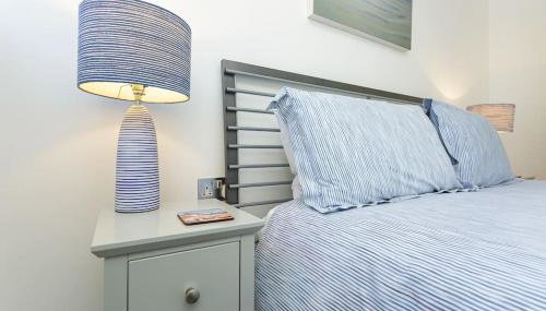 Modern Seaside House with Hot Tub - Foto 1