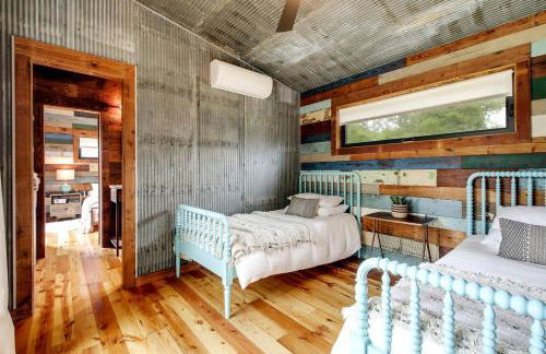 Artisan Cabin with Beautiful Decor and a Classic Fire Pit near Austin, Texas - Foto 36