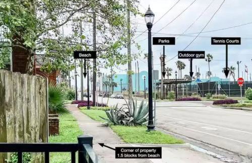 The Tides of Galveston Pet Friendly Walk to Beach - Photo 14