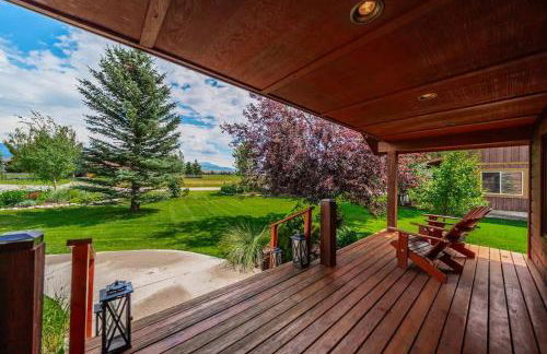 Upscale Hot Tub Wildlife Views - Photo 5