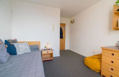 Ensuite Bedrooms with Shared Kitchen and Apartments at Simpsons Hall in Nottingham - Photo 34