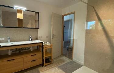 Gite pour 8 p avec Piscine sur domaine 3Ha - Foto 13