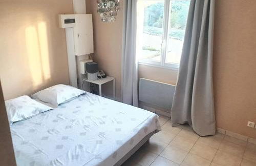 Spacieuse villa à Saint-Jean-du-Pin avec piscine privée - Foto 26