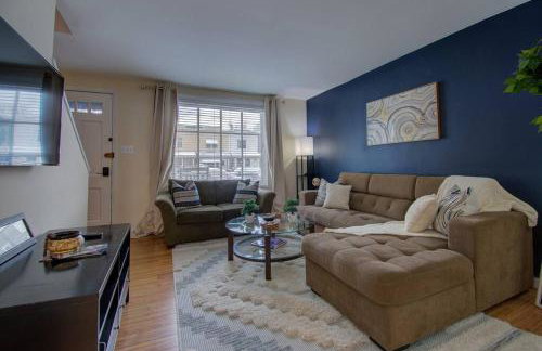 Book Now! 8-Min to Metro - King Bed- Old Town Central Retreat - Floyd's Freedom - - Foto 11