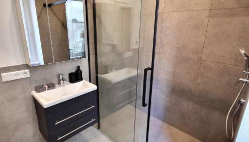 Modernes Apartment im Zentrum von Karlsruhe - Photo 4, Shower