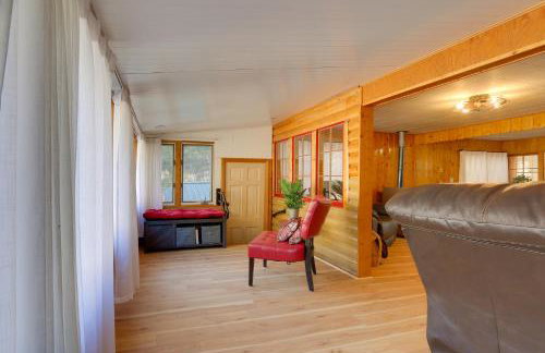 Riverfront Drake Home - 10 Mi to Estes Park! - Foto 8