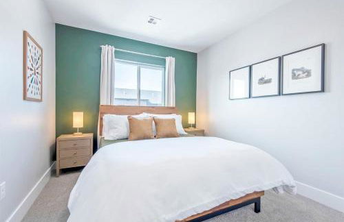 Unique Townhome 2 Car Garage & AC - Foto 11