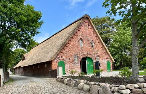 Oolt Huus No 1 I exklusives Wohnen im denkmalgeschützten Reetdachhaus - Foto 2