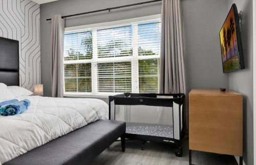 Beautiful 3 Bedroom Villa with Private Hot Tub, 10 mins to Disney! - Foto 32