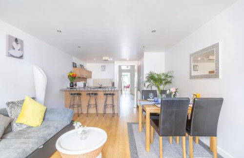 Cosy Apartment in Quiet City-Centre with Car Park - Foto 20