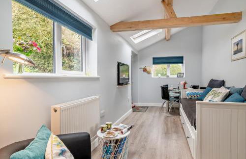 1 Bed in Chideock 94617 - Photo 2