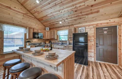 Cozy Cabin Firepit and Grill & 10 Mins to Main St - Foto 22