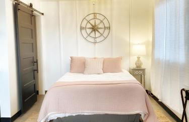 The Shack Inn - Photo 4