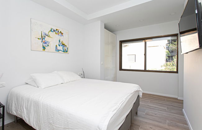 Carmel Boutique - Photo 17