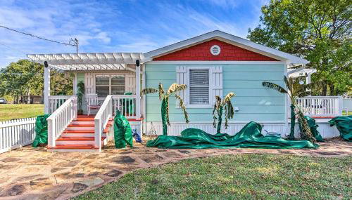 Walk to Cedar Creek Reservoir Home with Fire Pit! - Foto 1