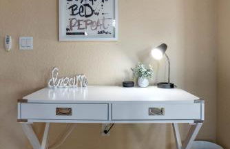 Modern DT Home-King size Bed-Patios-Long Stays-WiFi - Foto 29