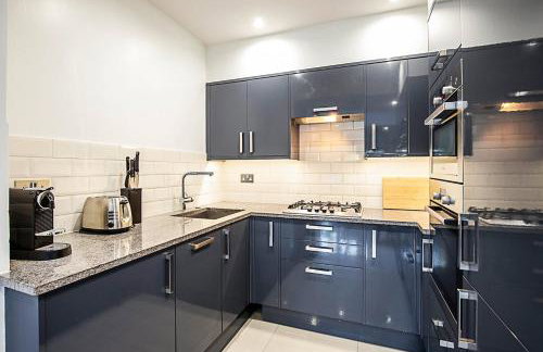 Stylish Shepherd's Bush Flat w/ Patio - Foto 16