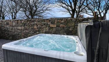 Cosy Cottage Hot Tub Sleeps 8 Log Fires - Foto 2