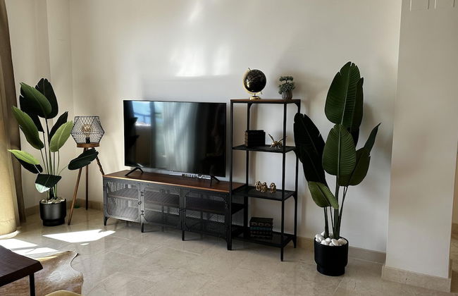 Apartment Sleeps 6 With Private Garden - Photo 14