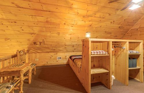 Fire Pit and Porch Warm and Woodsy Rothbury Escape! - Foto 20