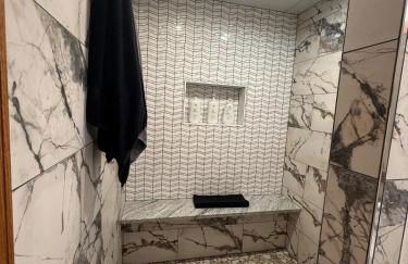 Pet Friendly Fully Furnished 1-Bedroom Oasis - Foto 23