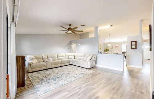 Poolside Oasis! Family-Friendly Summerfield Escape - Foto 4