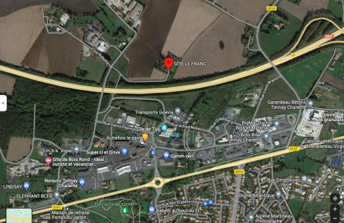 LE GRAND FRANC gite cosy proche tous commerces - Foto 37