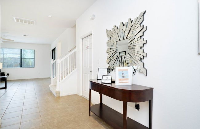 Beautiful 4 Bedroom Home Near Disney! 4 Villa by Redawning - Foto 28