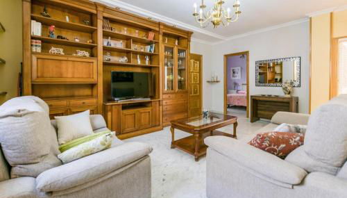 1 Bedroom Stunning Apartment In Sevilla - Foto 3