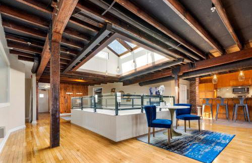 KING Penthouse Sleep8 4Bed 3BR 2BA Swepson Loft - Foto 30