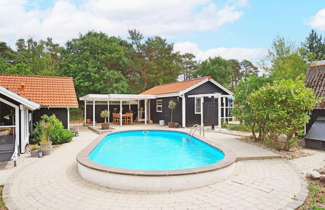 8 Person Holiday Home in Hojby - Foto 14