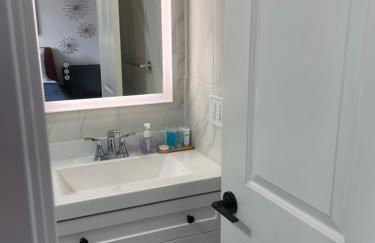 Contemporary Ocean View Suite - Heart of Waikiki! - Foto 16