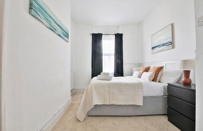Beautifully Designed 2 Bed Apartment - Foto 12