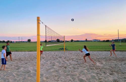 Elegant 1-Bedroom Flat With Balcony Near Wrocław - Photo 10