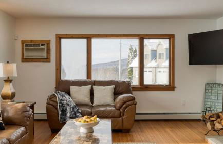 Scenic Catskills Retreat • Pool Hot Tub Game Room Lake Views Mountainview Estate by AvantStay - Foto 9